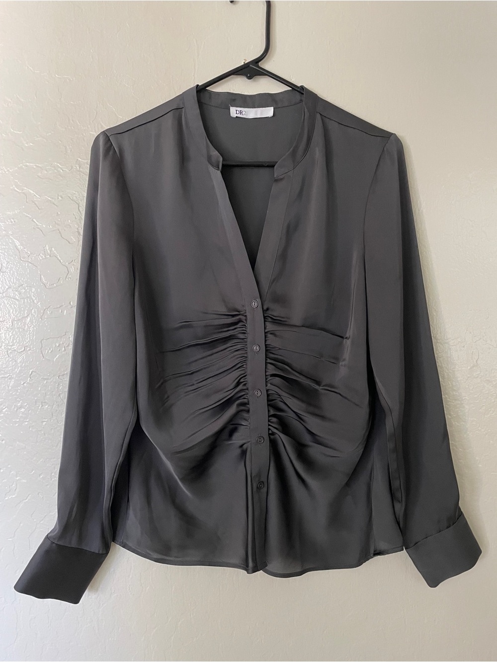 DR2 Charcoal Gray Ruched Button-Front Long Sleeve Blouse